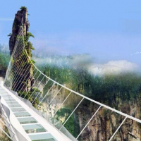 طولانی ترین و بلندترین پل شیشه ای جهان