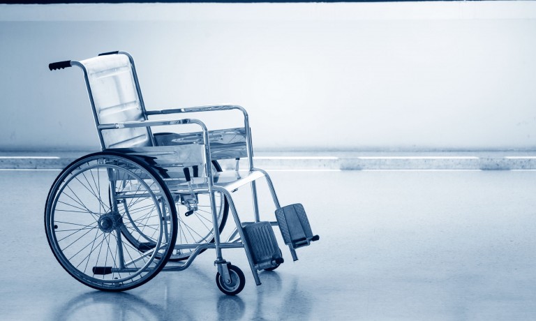 22-13-things-your-flight-attendant-wont-tell-you-wheelchair-768x460