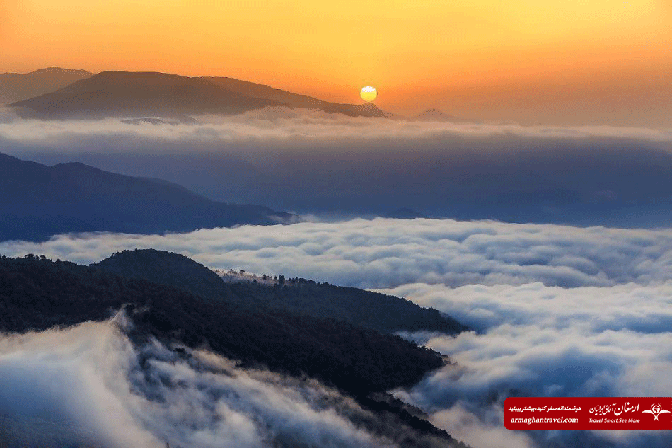 تصویر غروب آفتاب و دریای ابر تور شمال